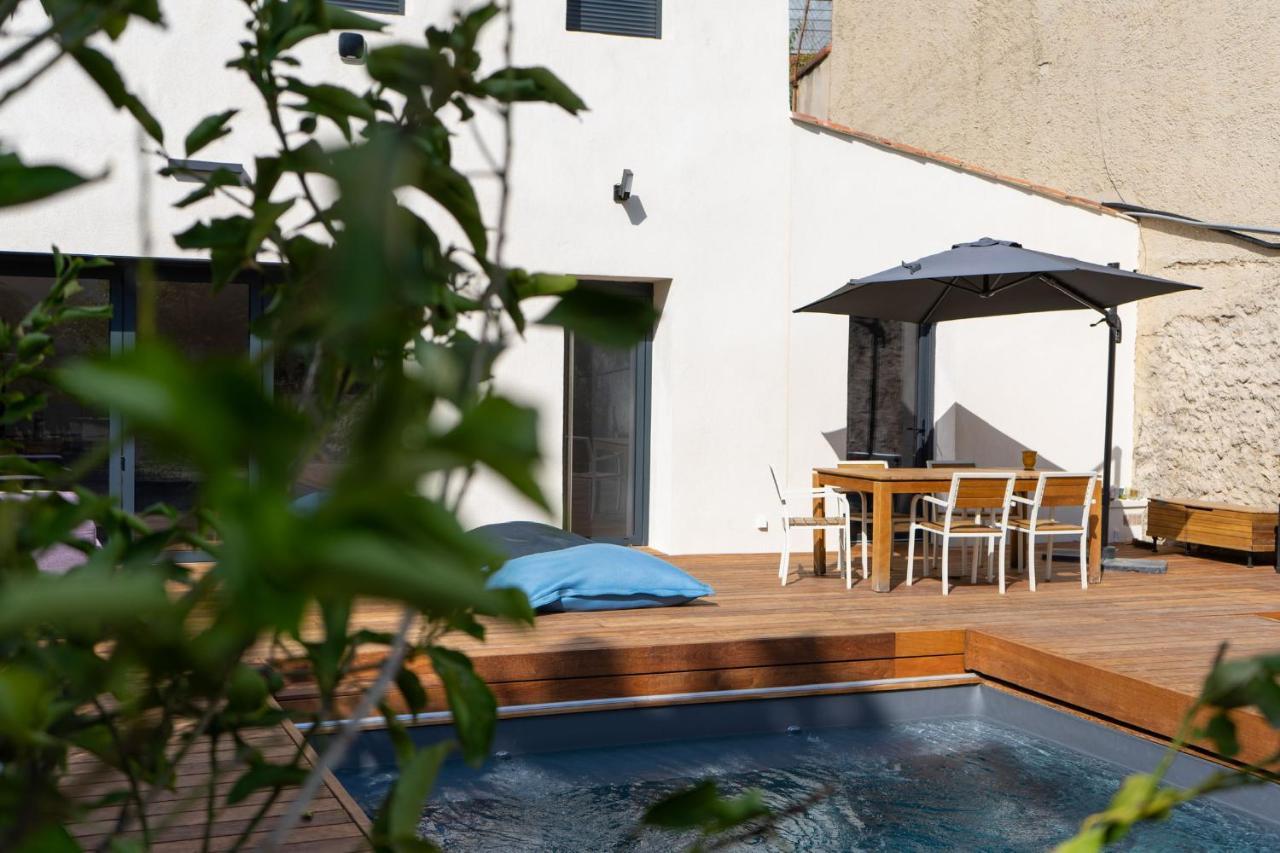 Le Petit Nid Des Chutes Lavies Hotel Marseille Exterior photo